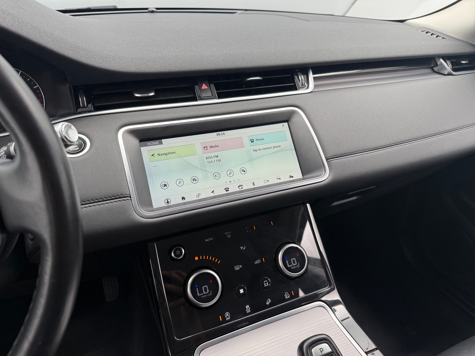 Thumbnail: 2020 Land Rover Range Rover Evoque - 3