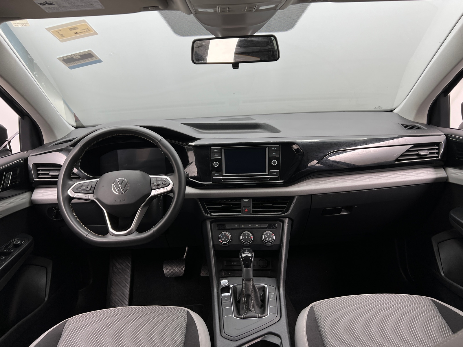 Thumbnail: 2022 Volkswagen Taos - 3