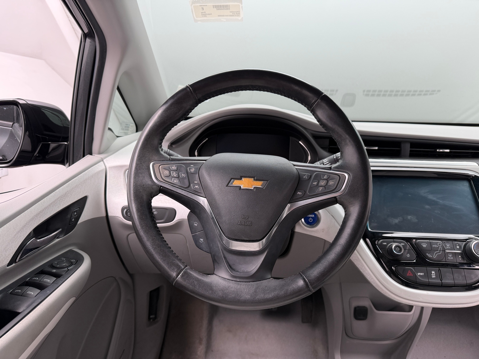 Thumbnail: 2017 Chevrolet Bolt EV - 4
