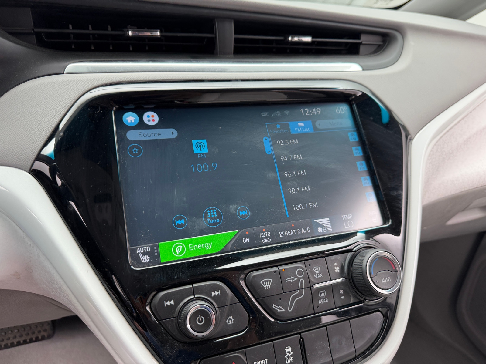 Thumbnail: 2017 Chevrolet Bolt EV - 3