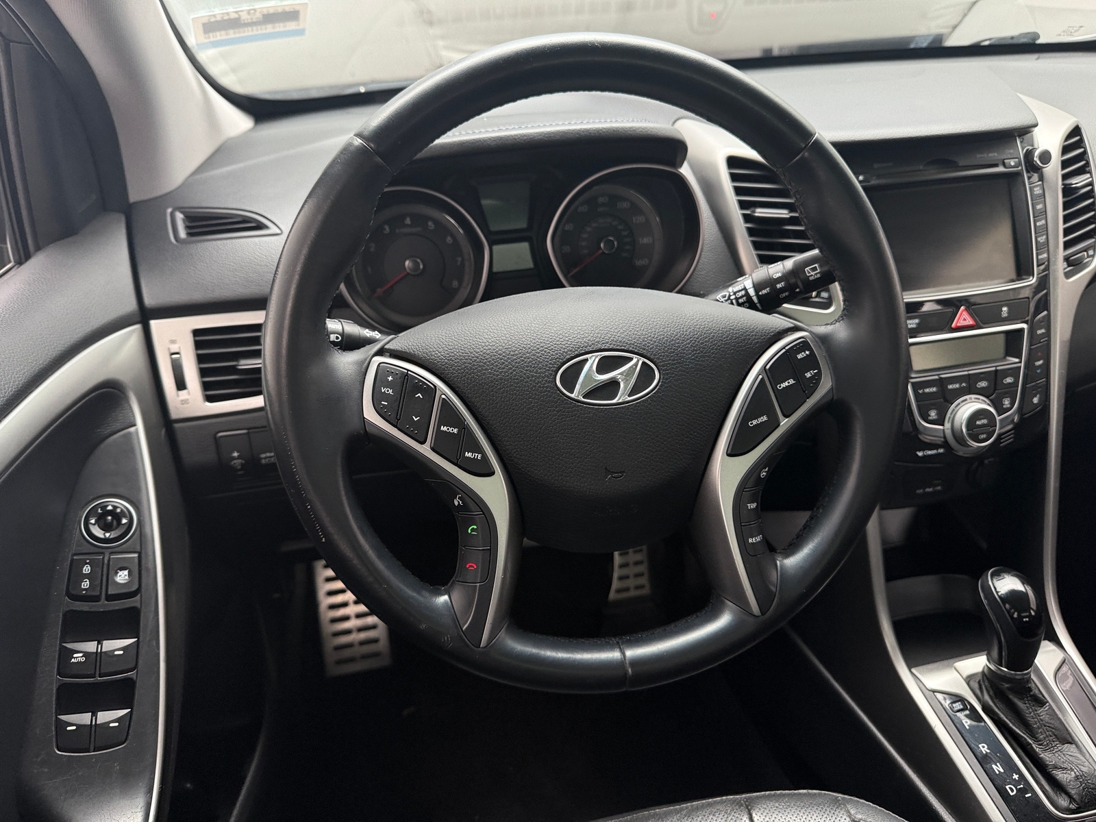 Thumbnail: 2013 Hyundai Elantra - 4