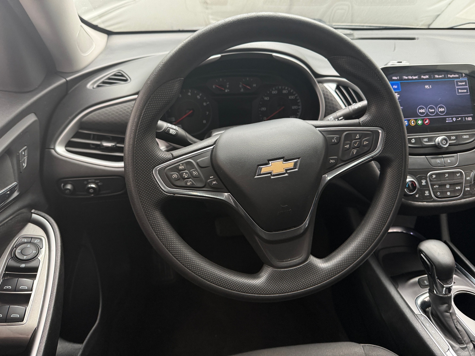 Thumbnail: 2023 Chevrolet Malibu - 5
