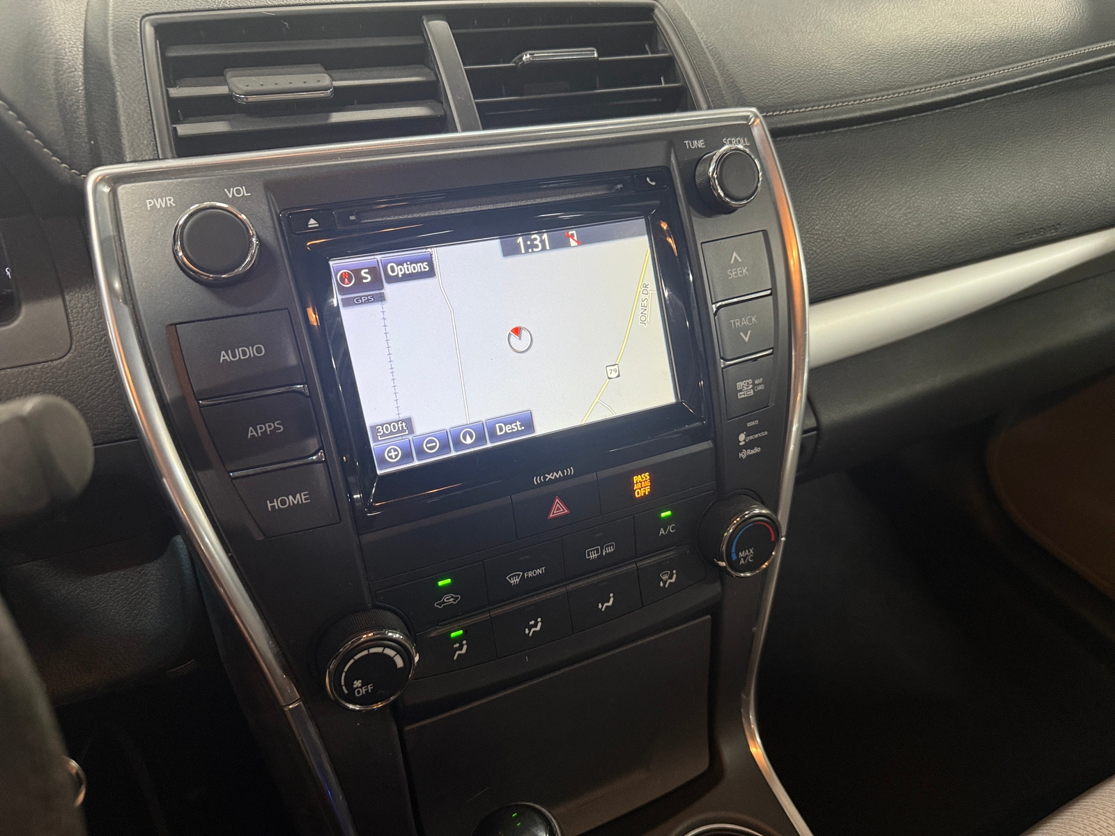 Thumbnail: 2016 Toyota Camry - 4