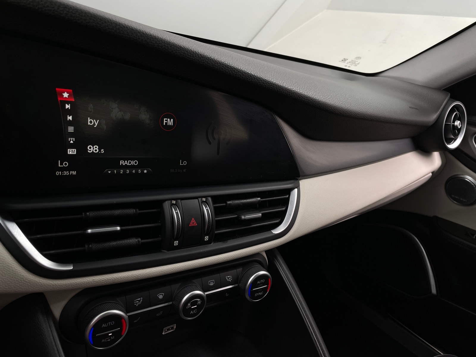 Thumbnail: 2019 Alfa Romeo Giulia - 3