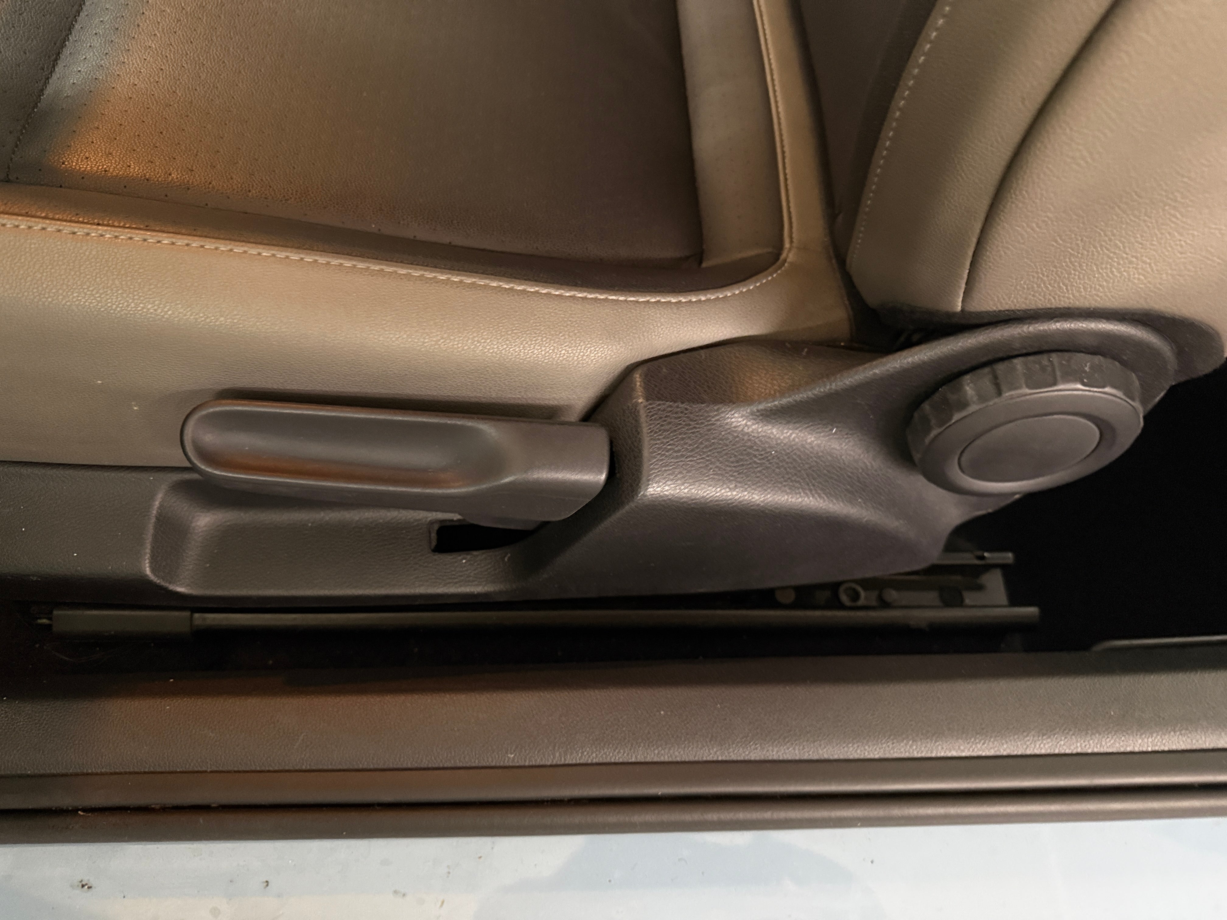 Used 2015 Volkswagen Beetle 1.8 with VIN 3VWF17AT7FM655347 for sale in Auburn, WA