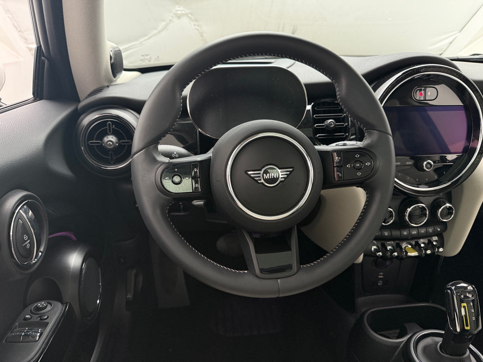 Thumbnail: 2023 MINI Cooper Hardtop - 4