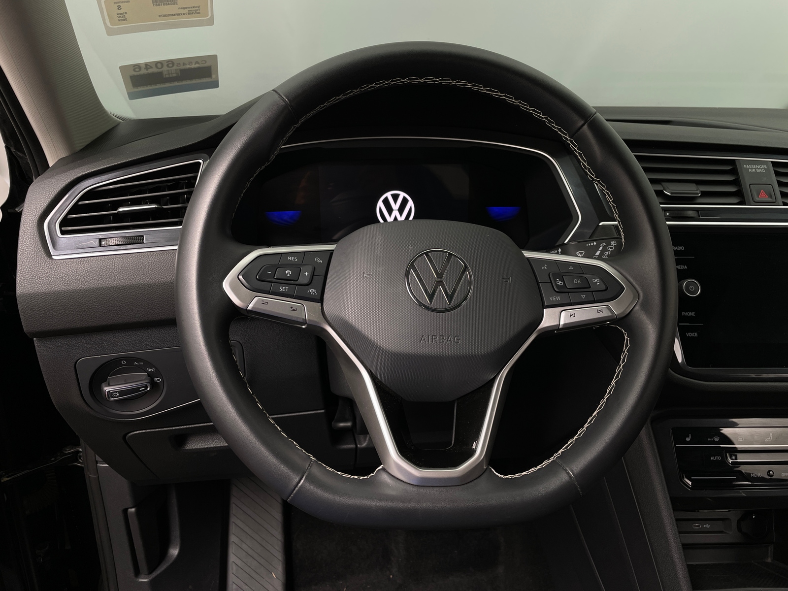 Thumbnail: 2024 Volkswagen Tiguan - 4