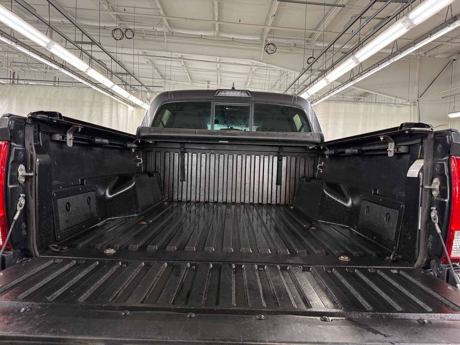 Thumbnail: 2016 Toyota Tacoma - 7