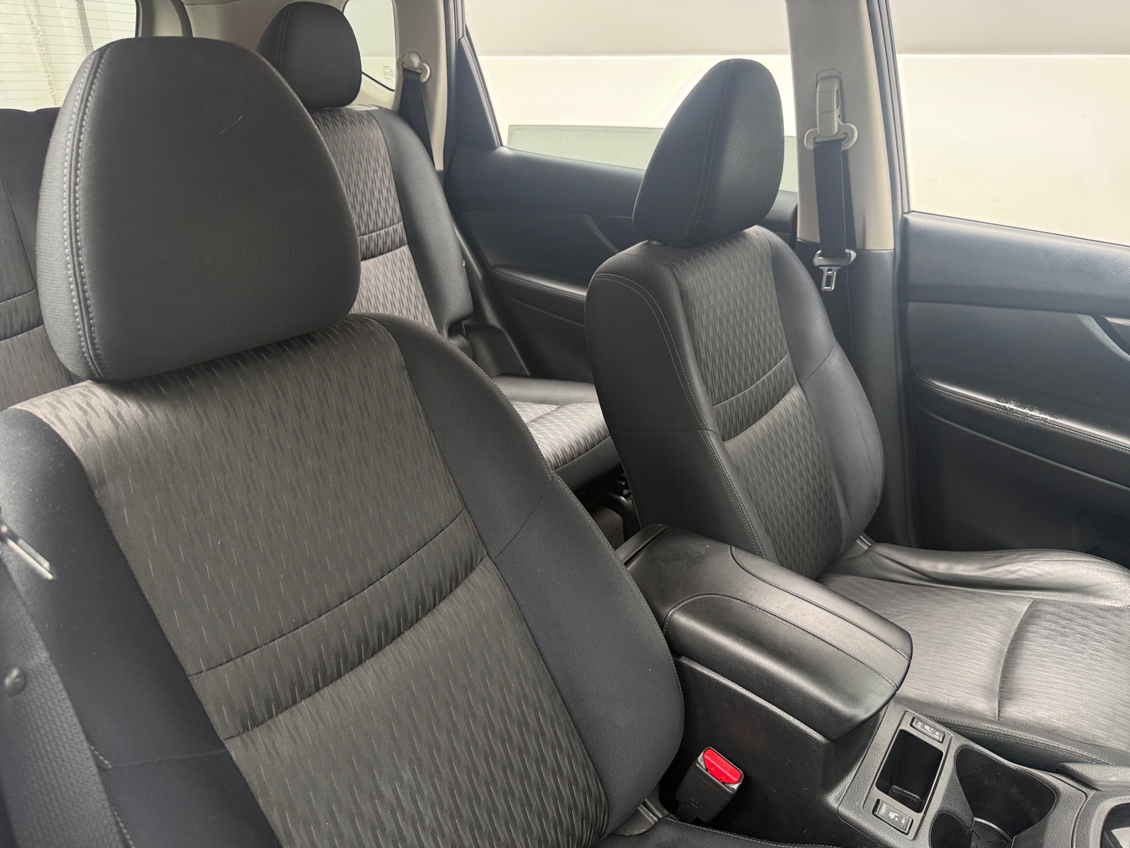 Thumbnail: 2017 Nissan Rogue - 2