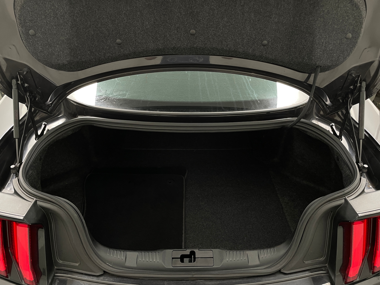 Thumbnail: 2022 Ford Mustang - 4