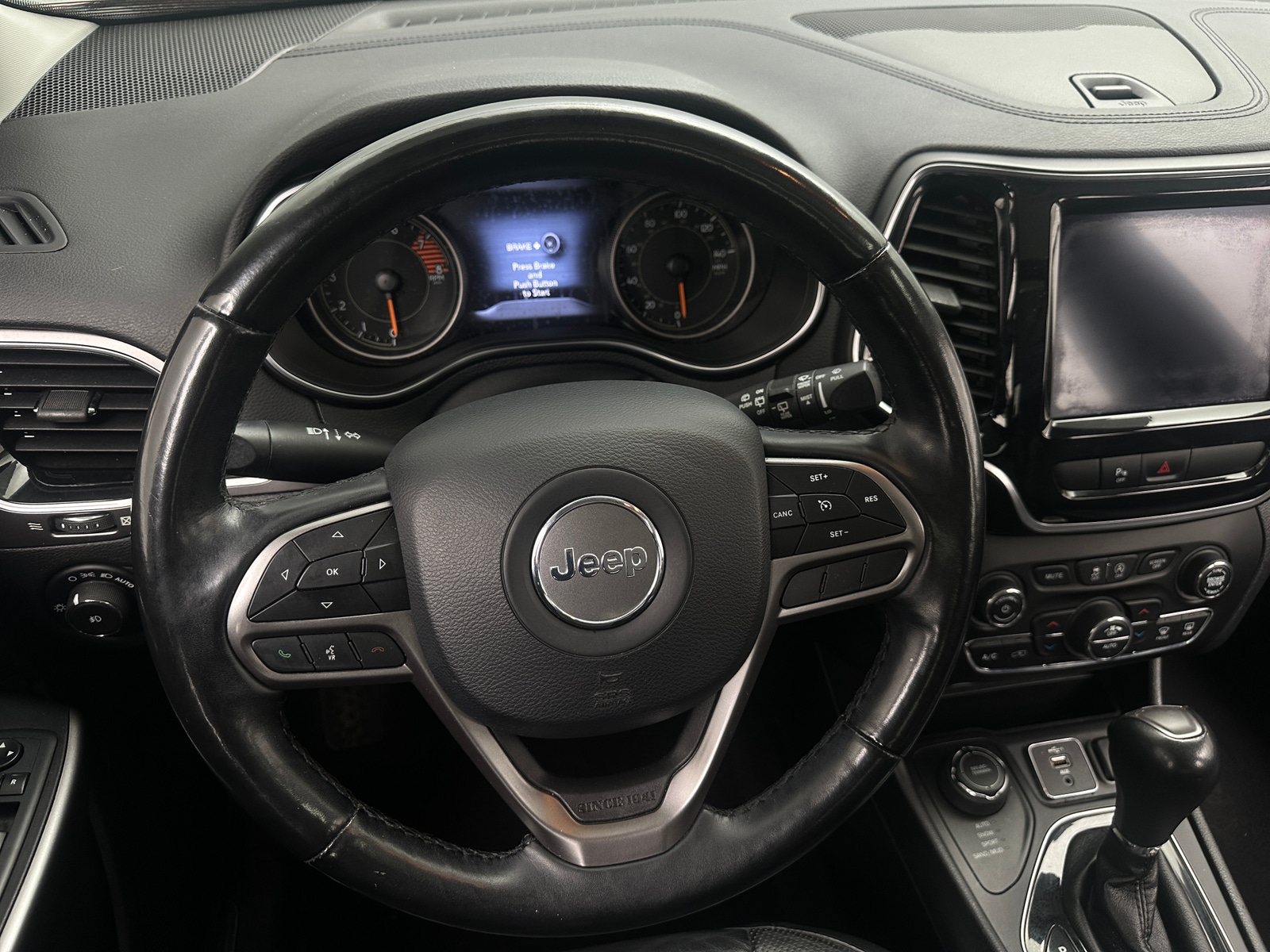 Thumbnail: 2019 Jeep Cherokee - 4