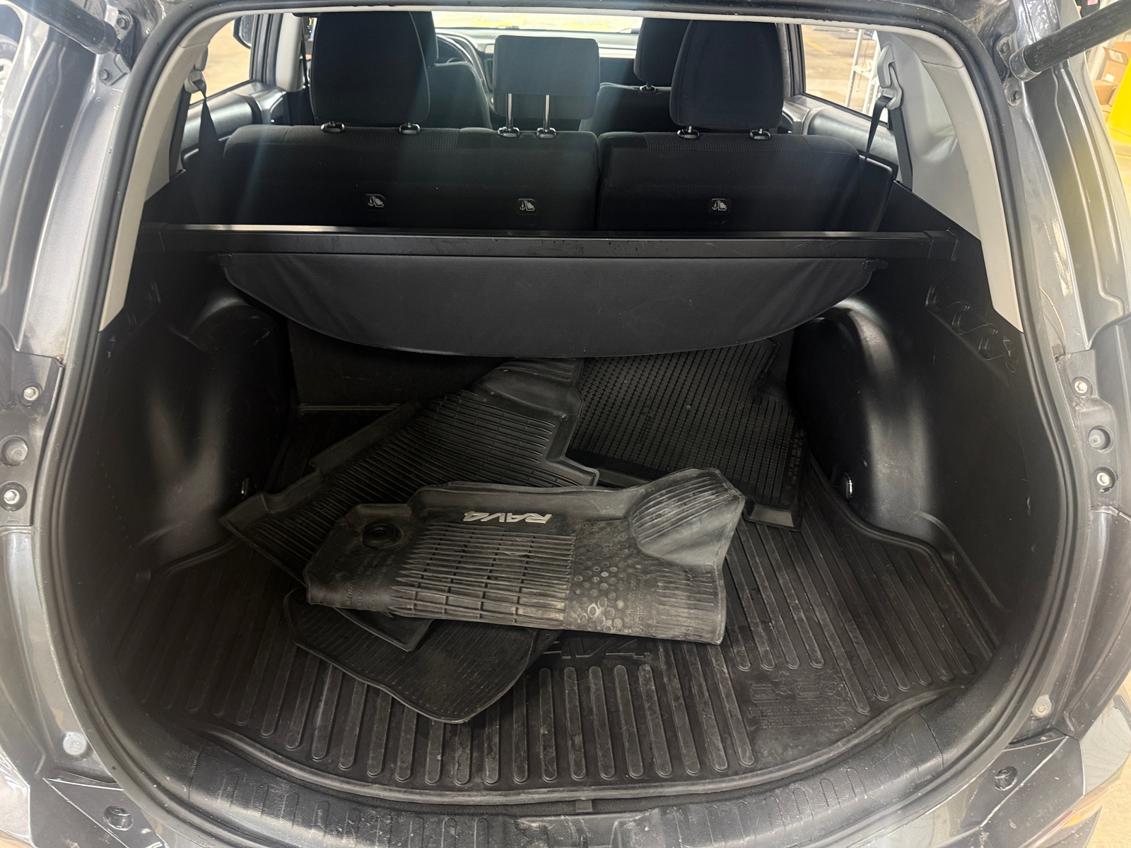 Thumbnail: 2018 Toyota RAV4 - 7