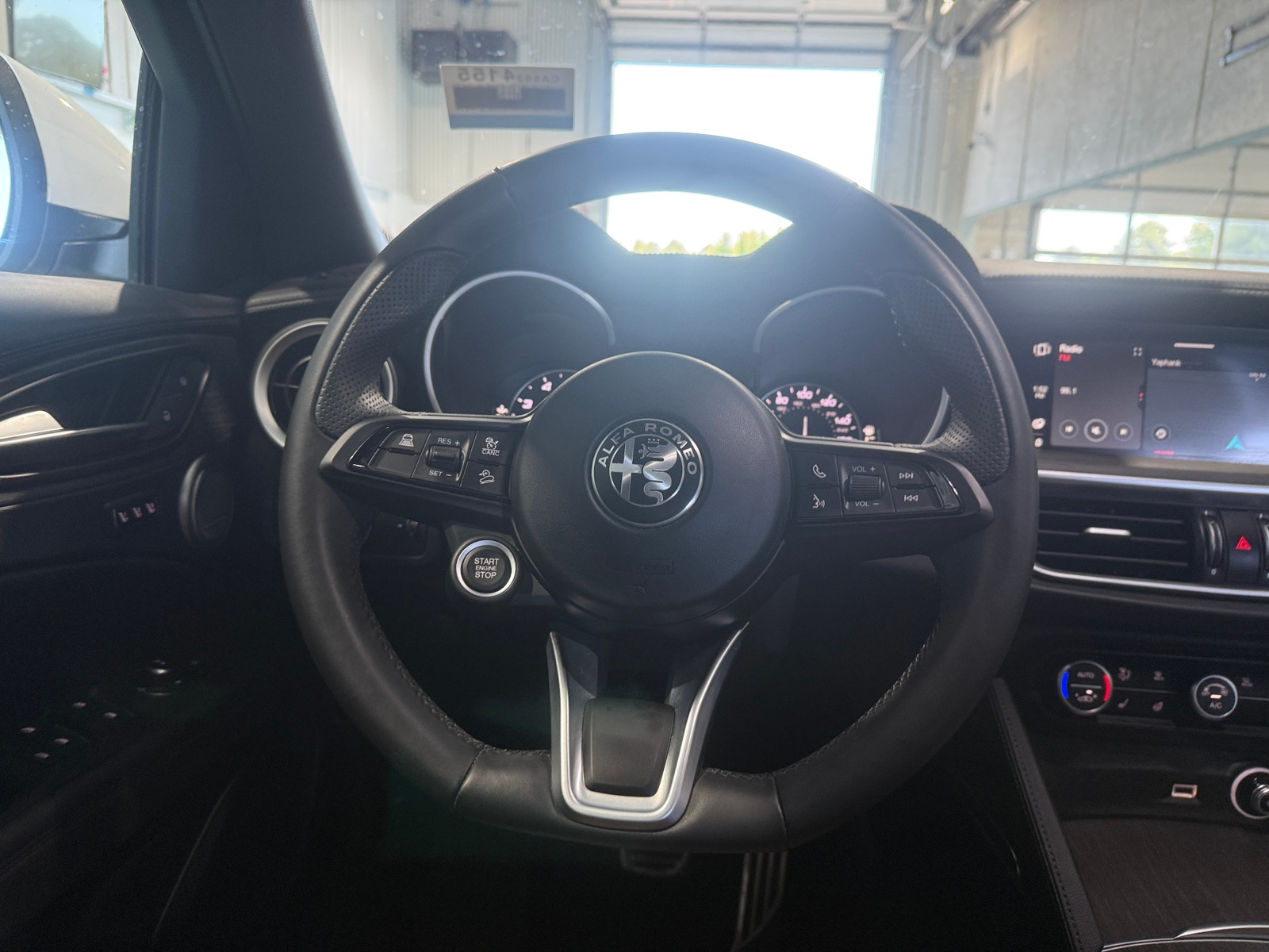 Thumbnail: 2023 Alfa Romeo Stelvio - 4