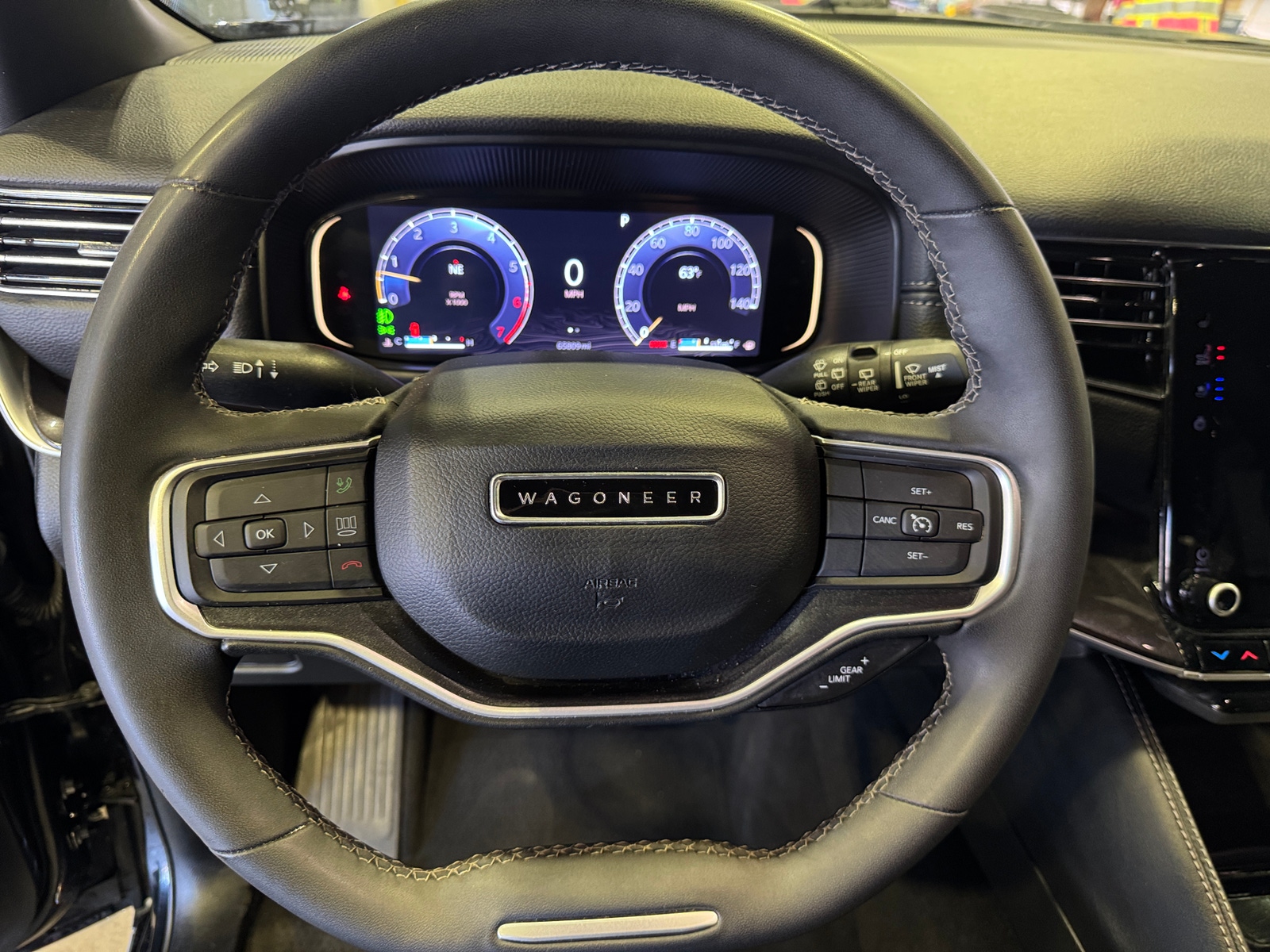 Thumbnail: 2024 Jeep Wagoneer - 4