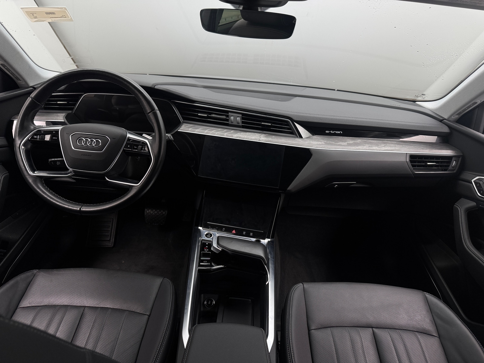 Thumbnail: 2022 Audi e-tron - 2