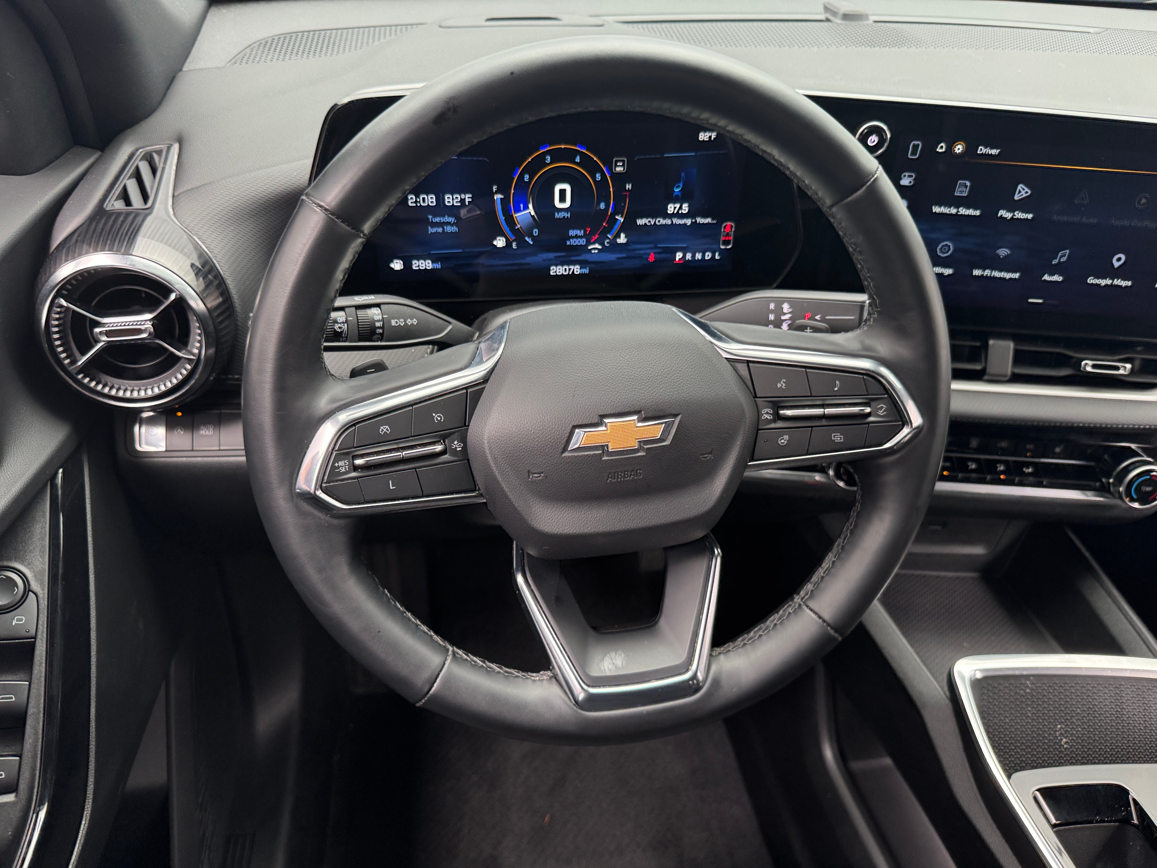 2025 Chevrolet Equinox LT - Photo 2