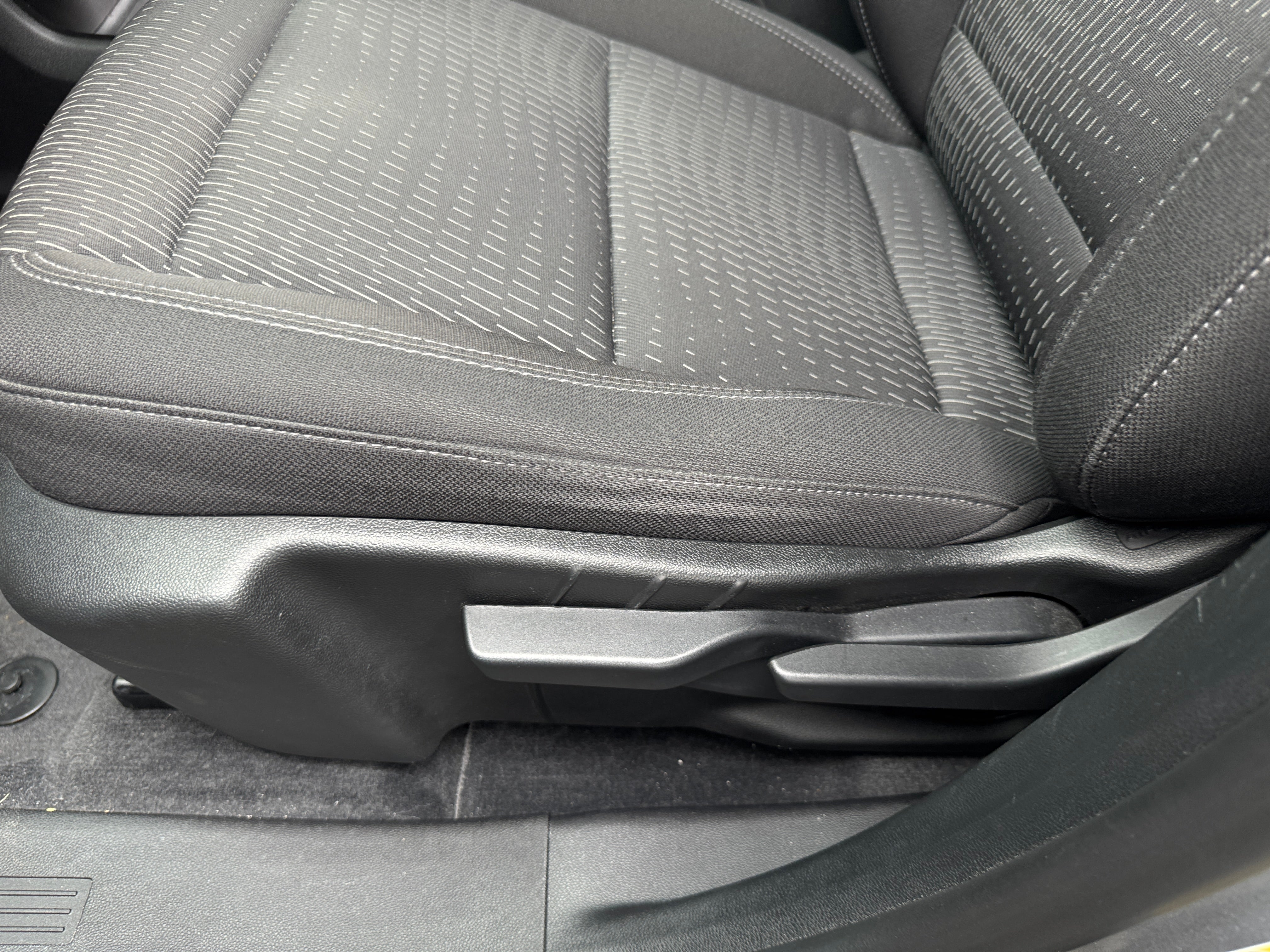 2025 Chevrolet Equinox LT - Photo 9