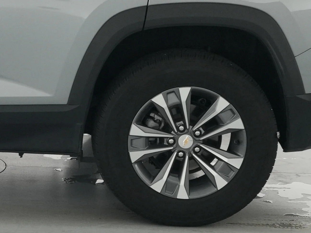 2025 Chevrolet Equinox LT - Photo 18