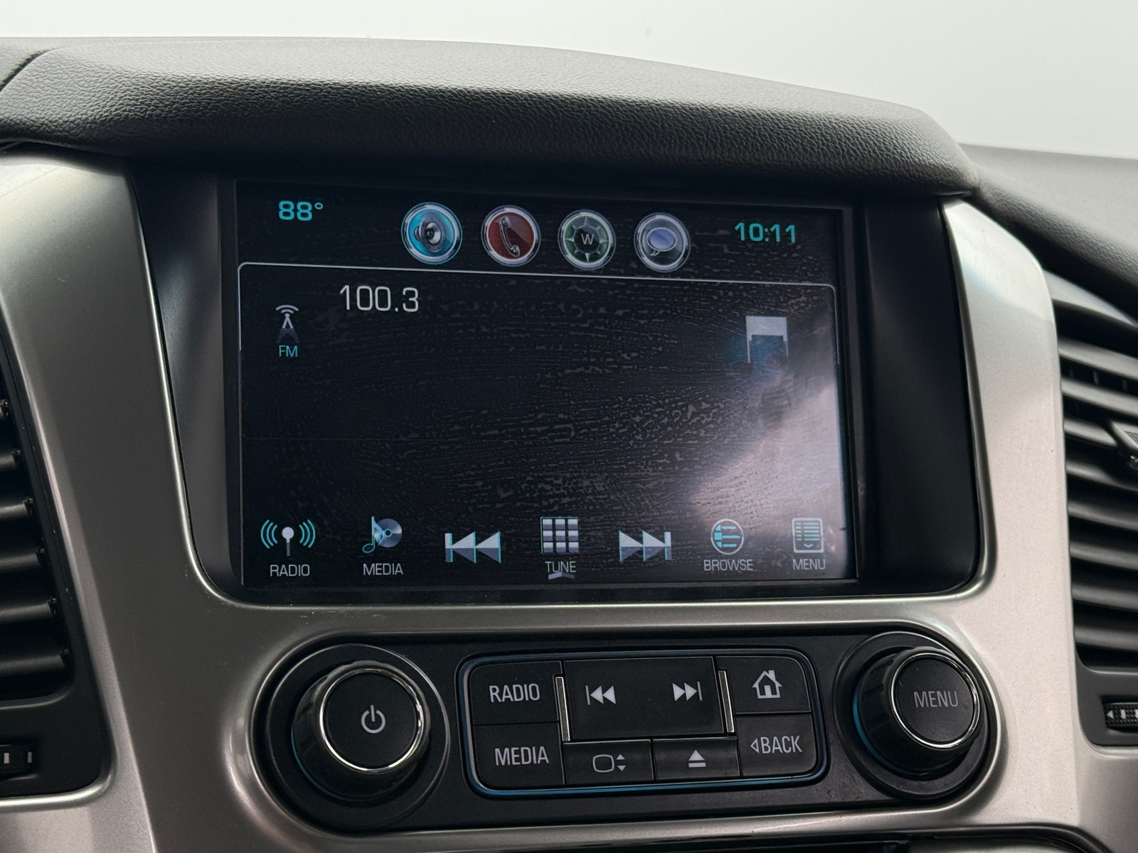 Thumbnail: 2020 Chevrolet Suburban - 3