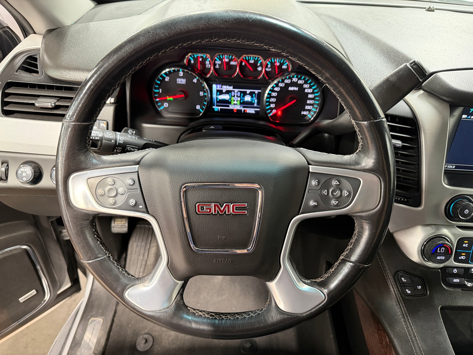 Thumbnail: 2019 GMC Yukon XL - 4