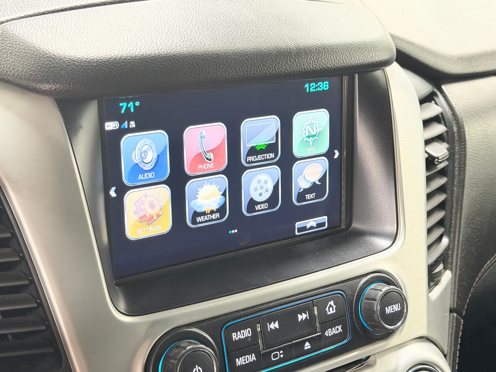 Thumbnail: 2019 GMC Yukon XL - 3