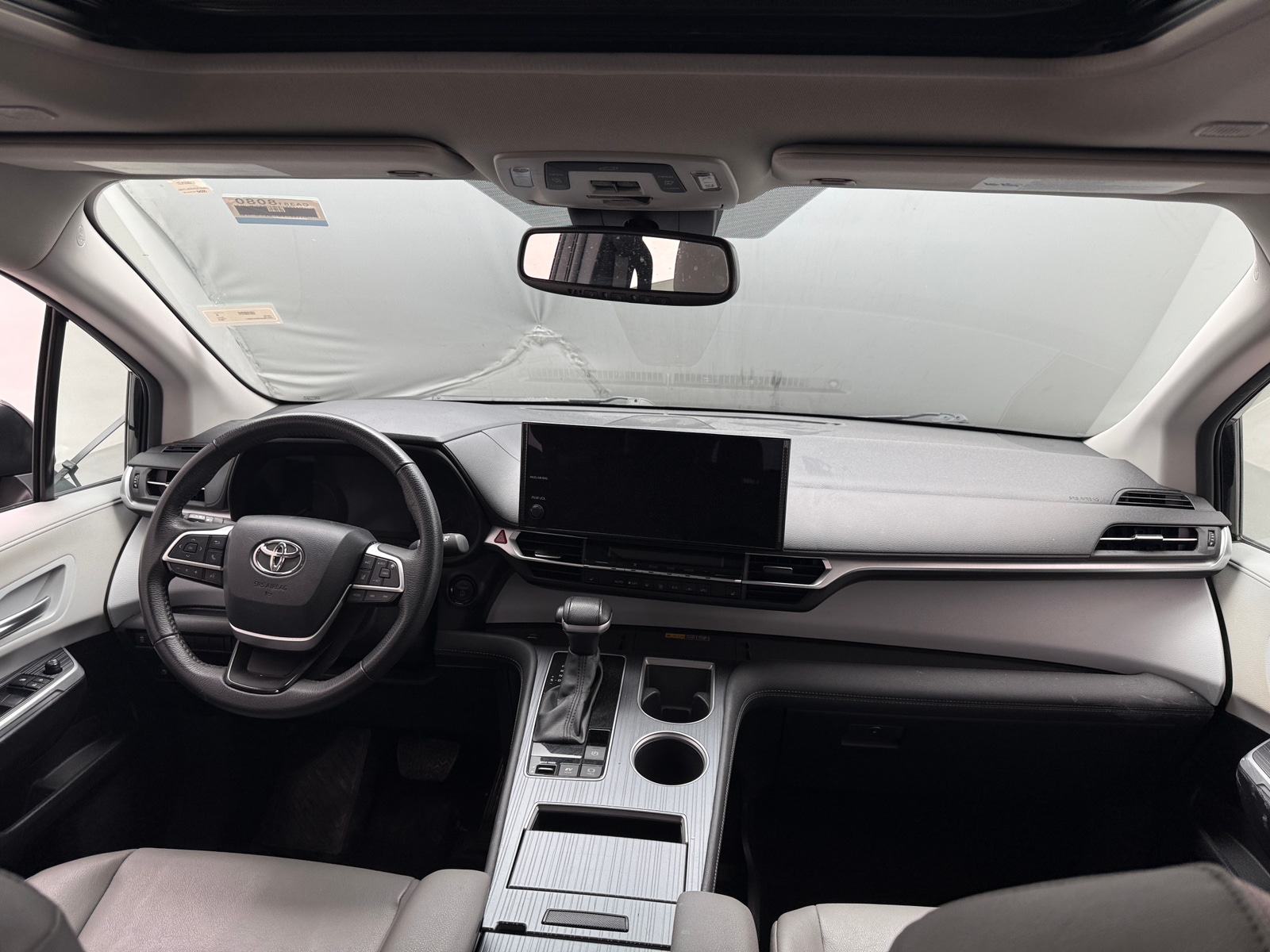 Thumbnail: 2025 Toyota Sienna - 2
