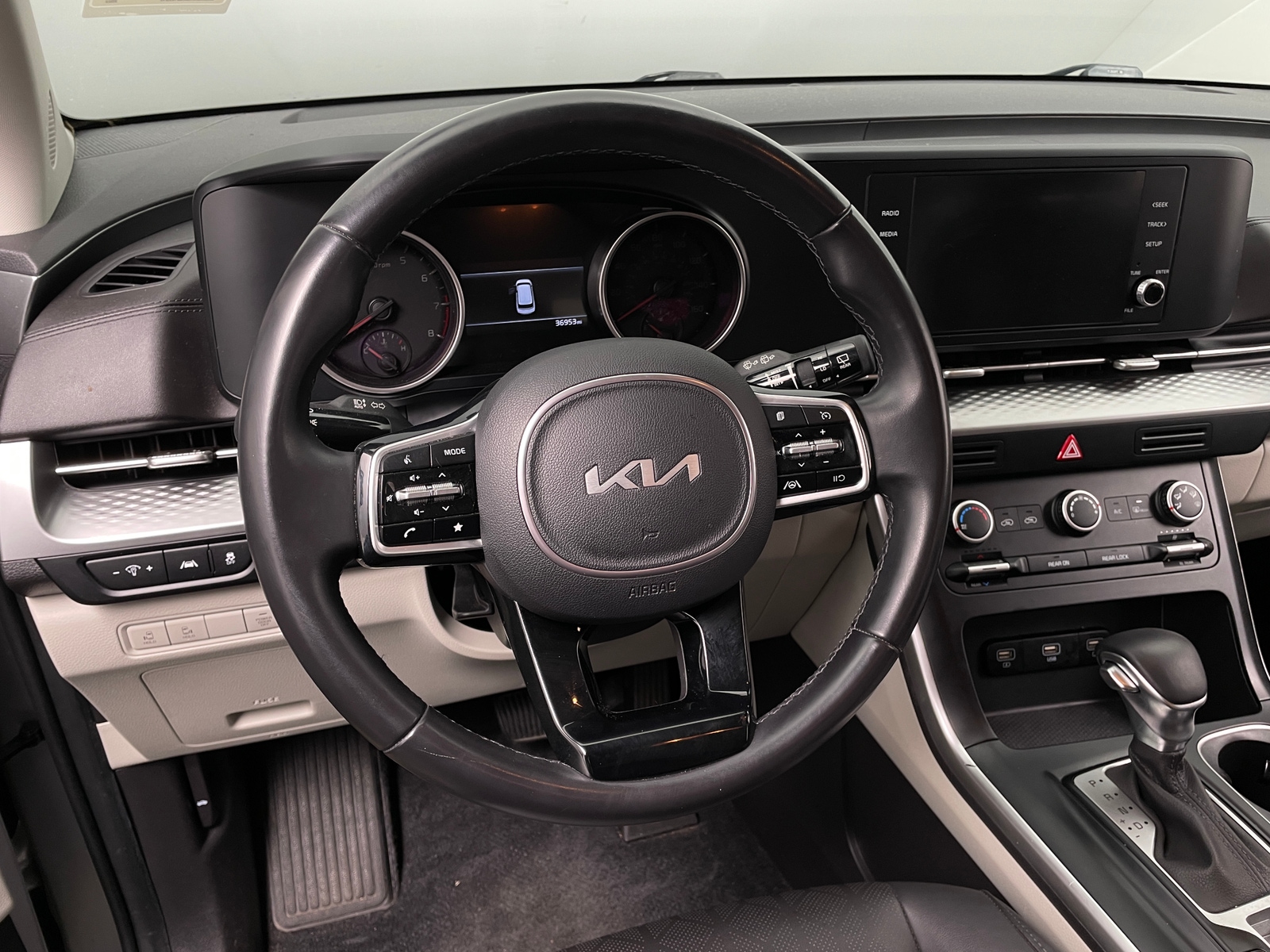 Thumbnail: 2022 Kia Carnival - 4