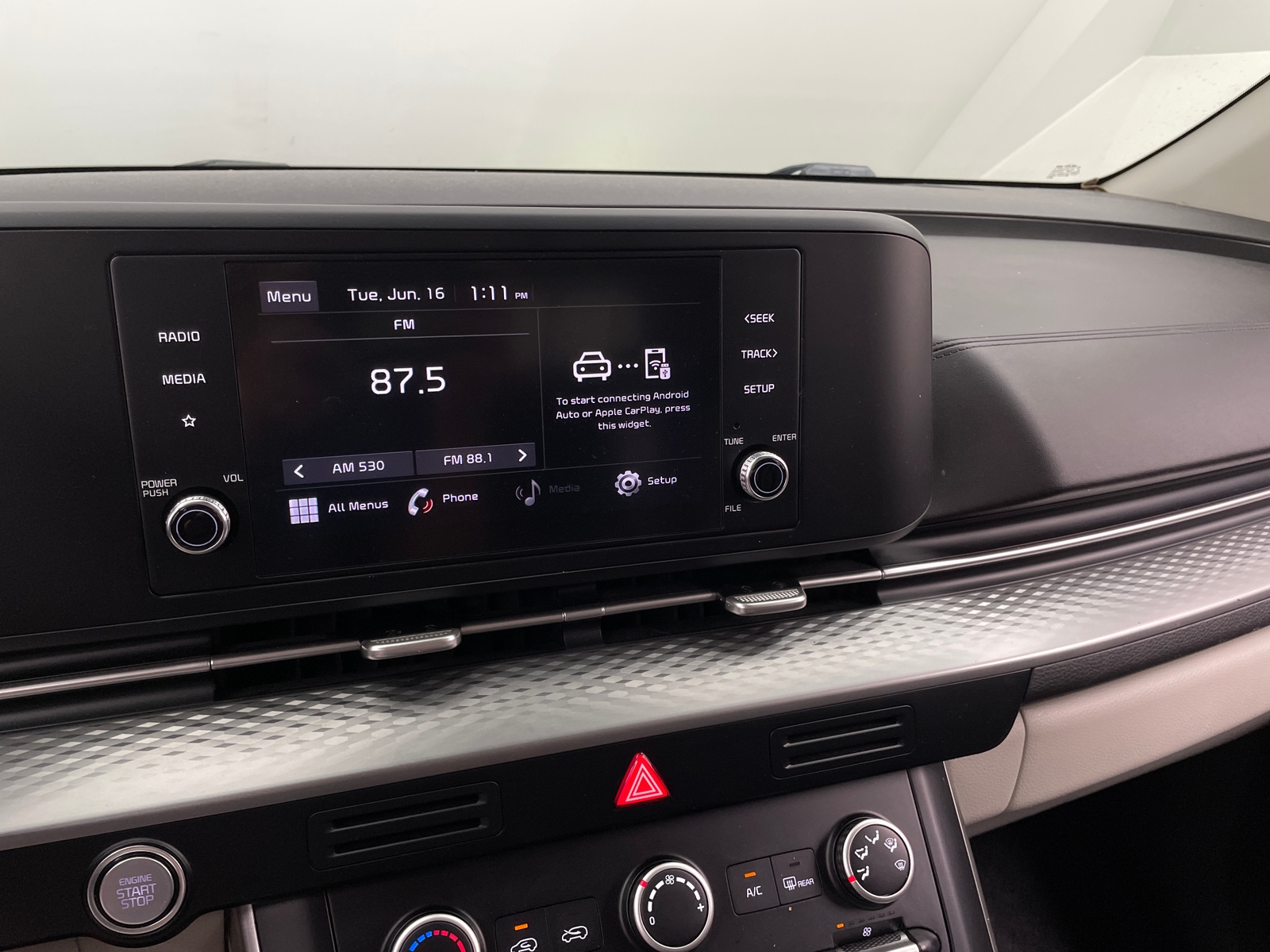 Thumbnail: 2022 Kia Carnival - 3