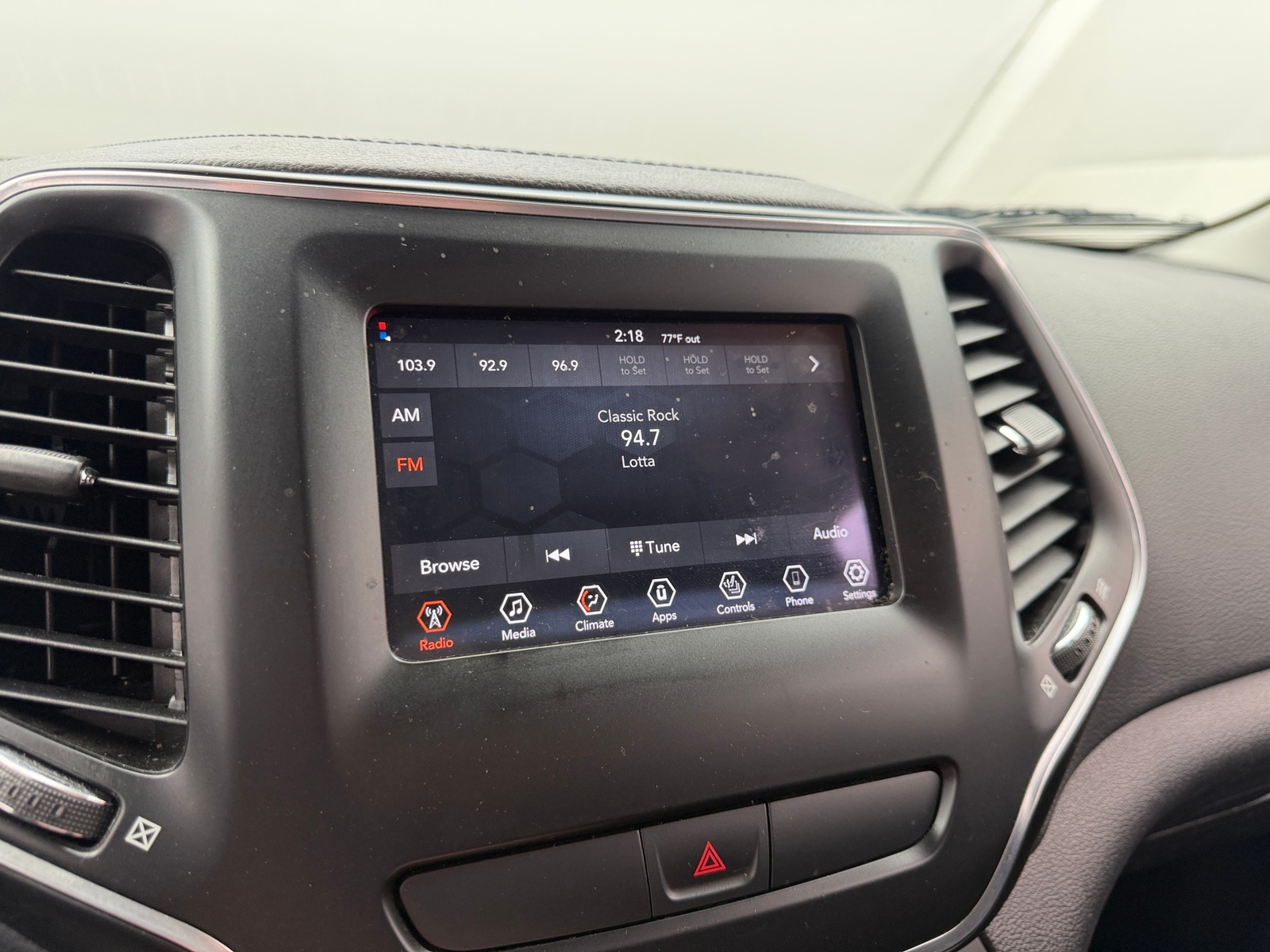 Thumbnail: 2019 Jeep Cherokee - 4