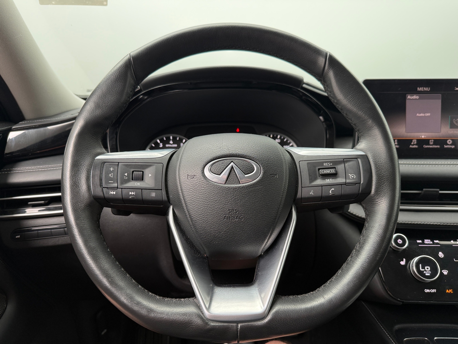 Thumbnail: 2023 INFINITI QX60 - 4