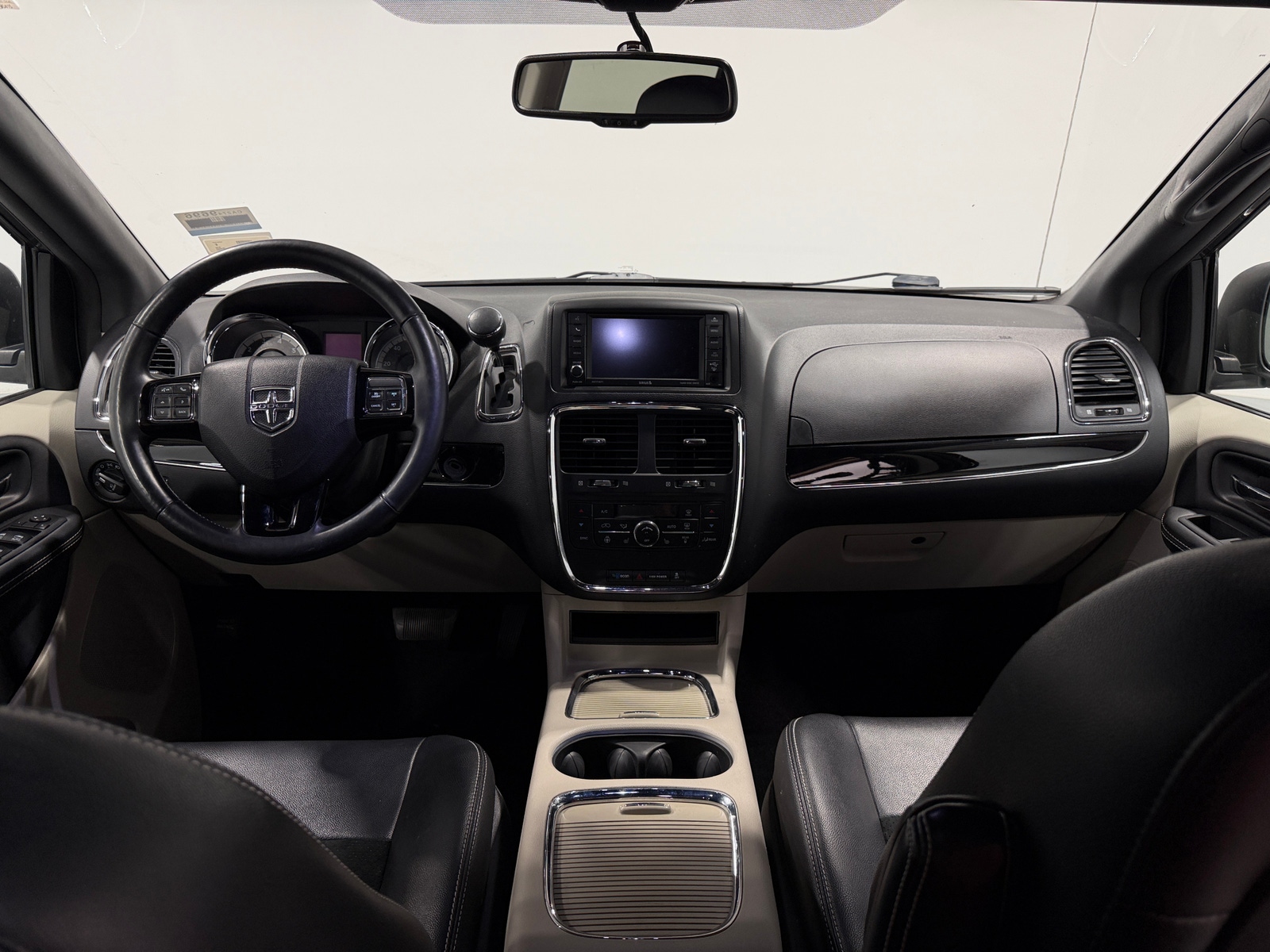 Thumbnail: 2017 Dodge Grand Caravan - 2