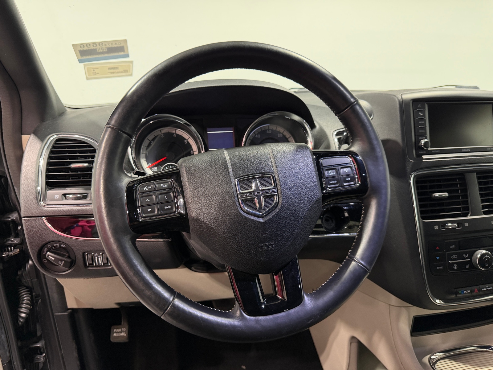 Thumbnail: 2017 Dodge Grand Caravan - 4