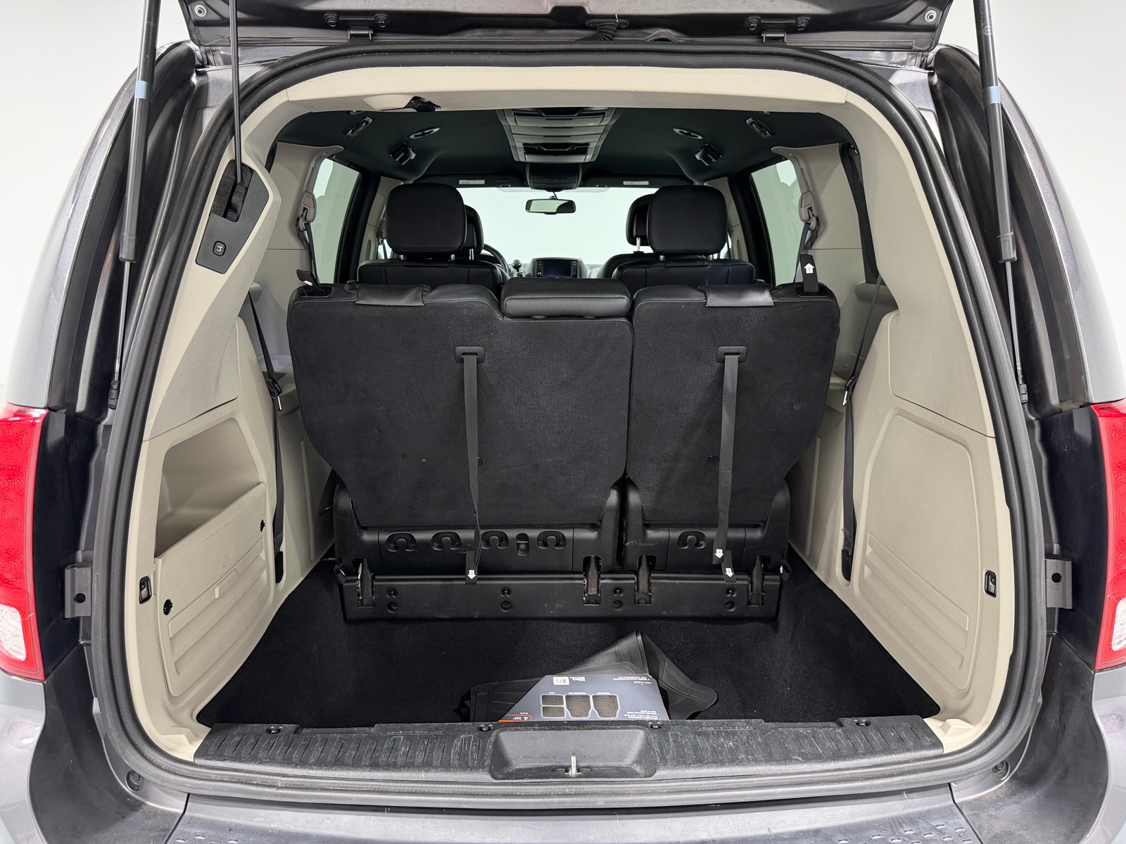 Thumbnail: 2017 Dodge Grand Caravan - 6