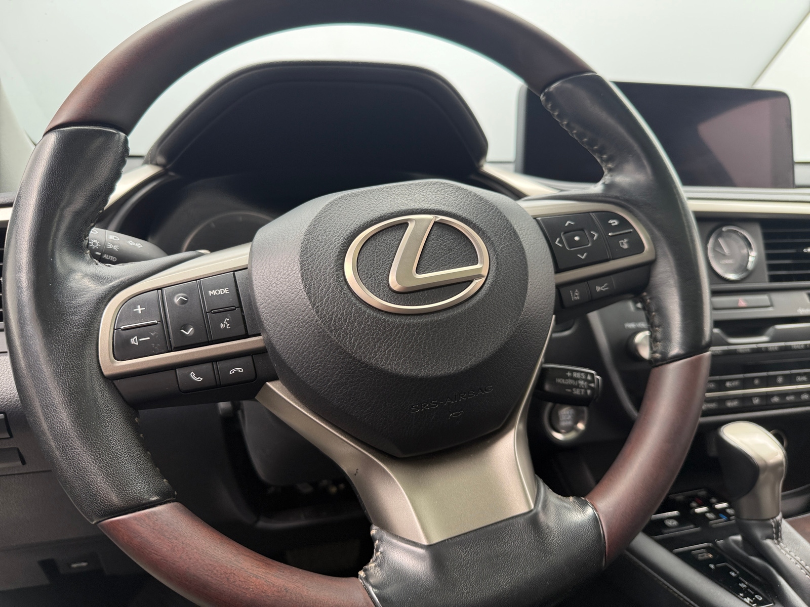 Thumbnail: 2020 Lexus RX - 4