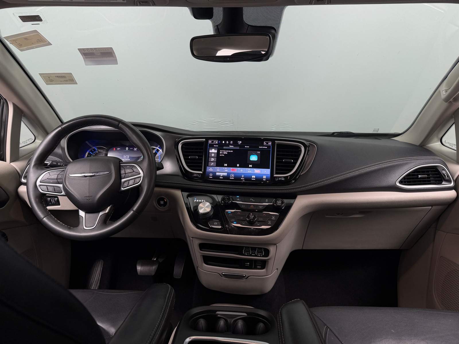 Thumbnail: 2022 Chrysler Pacifica - 2