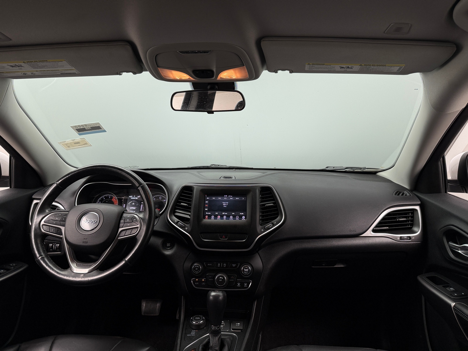 Thumbnail: 2019 Jeep Cherokee - 3