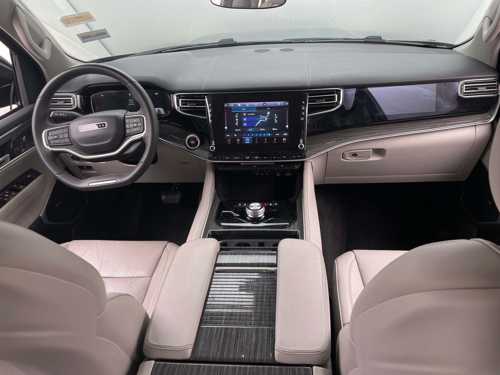 Thumbnail: 2022 Jeep Wagoneer - 2