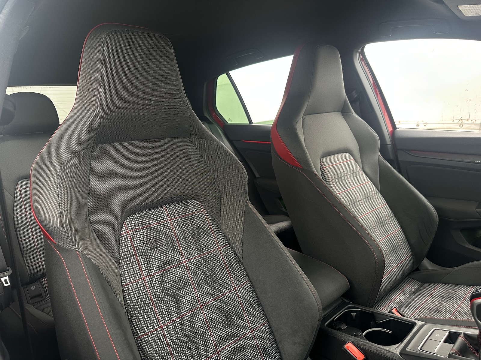 Thumbnail: 2022 Volkswagen Golf - 2