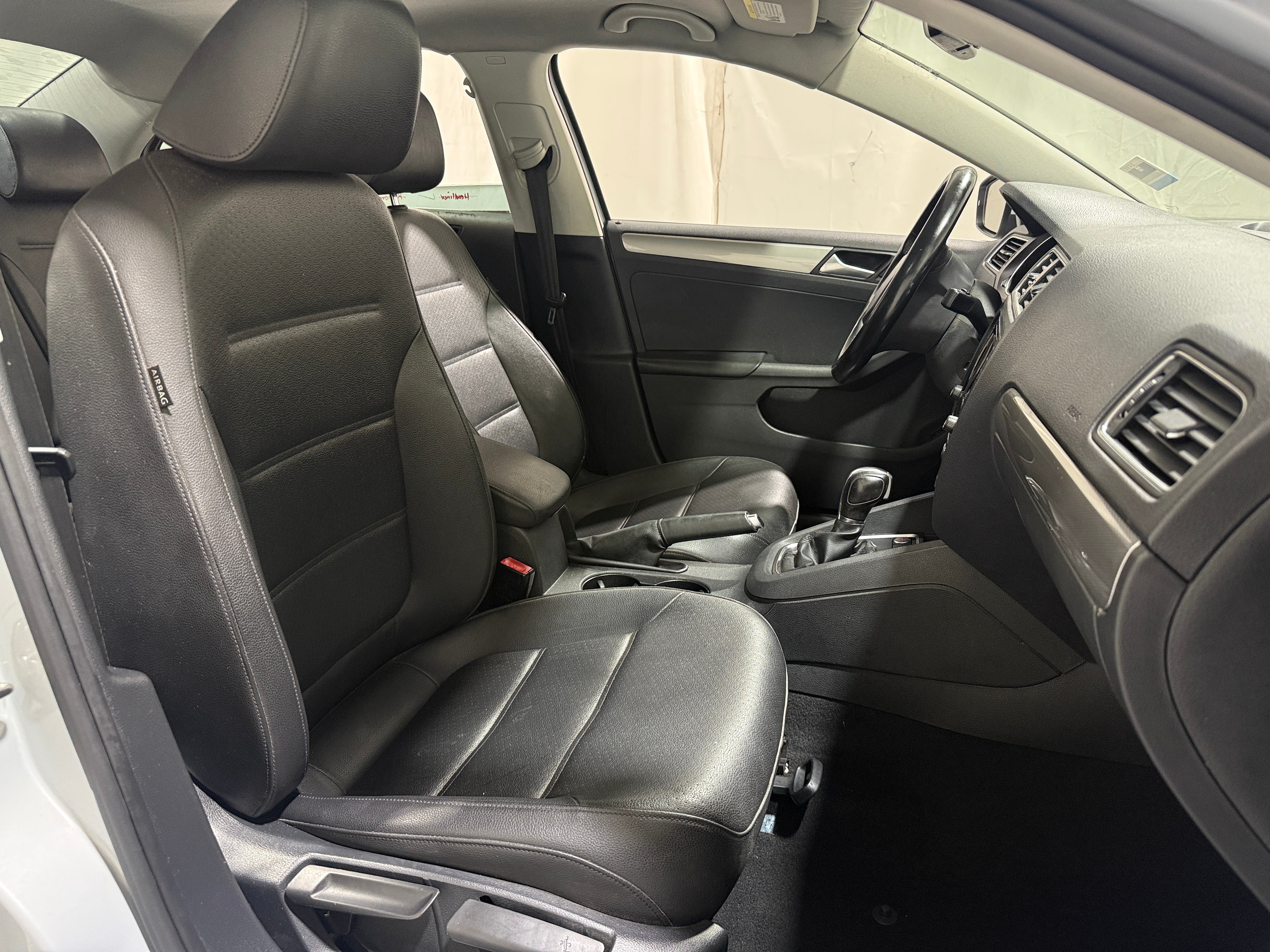 Used 2017 Volkswagen Jetta SE with VIN 3VWDB7AJ7HM294983 for sale in Auburn, WA
