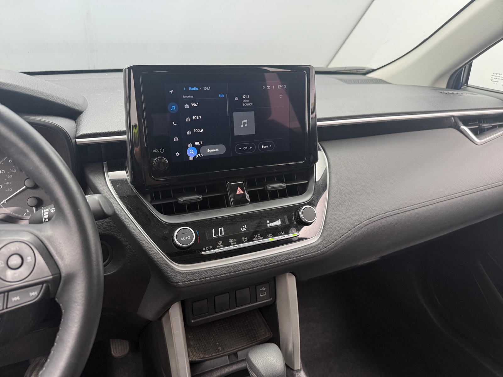 Thumbnail: 2025 Toyota Corolla Cross - 4
