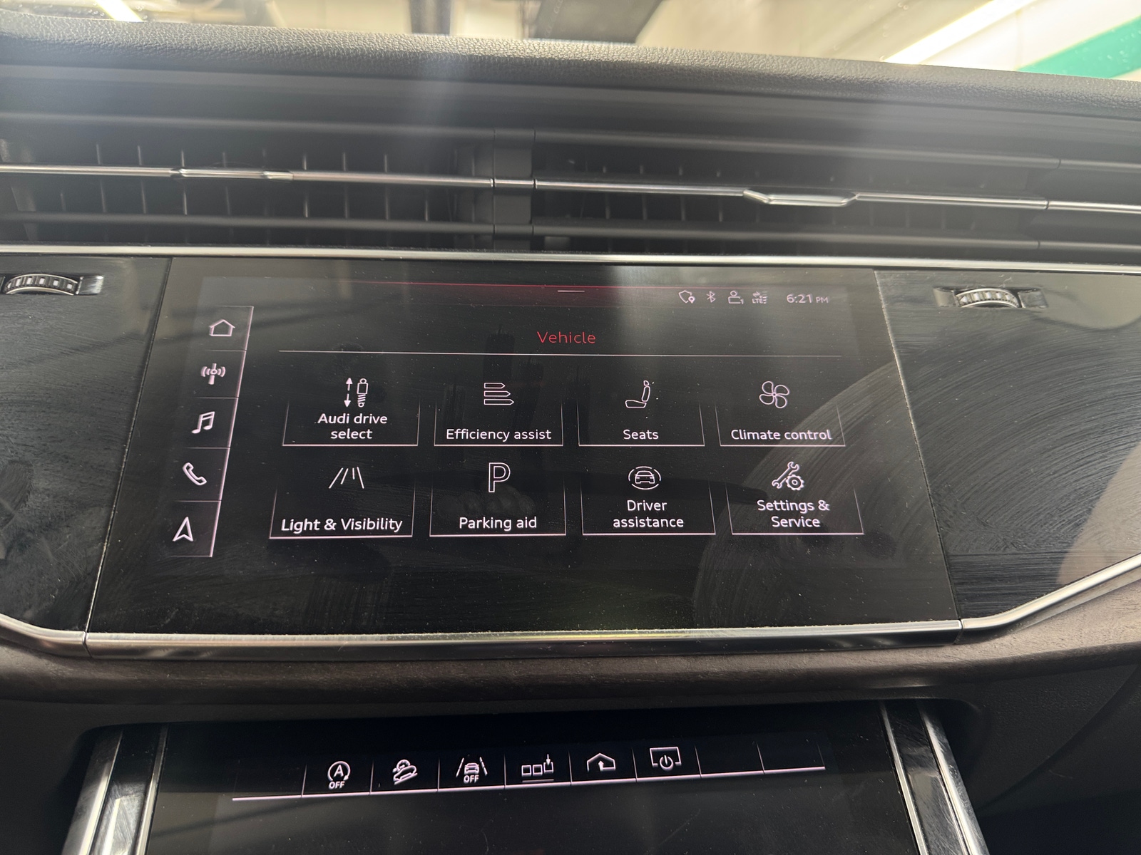 Thumbnail: 2019 Audi Q8 - 3