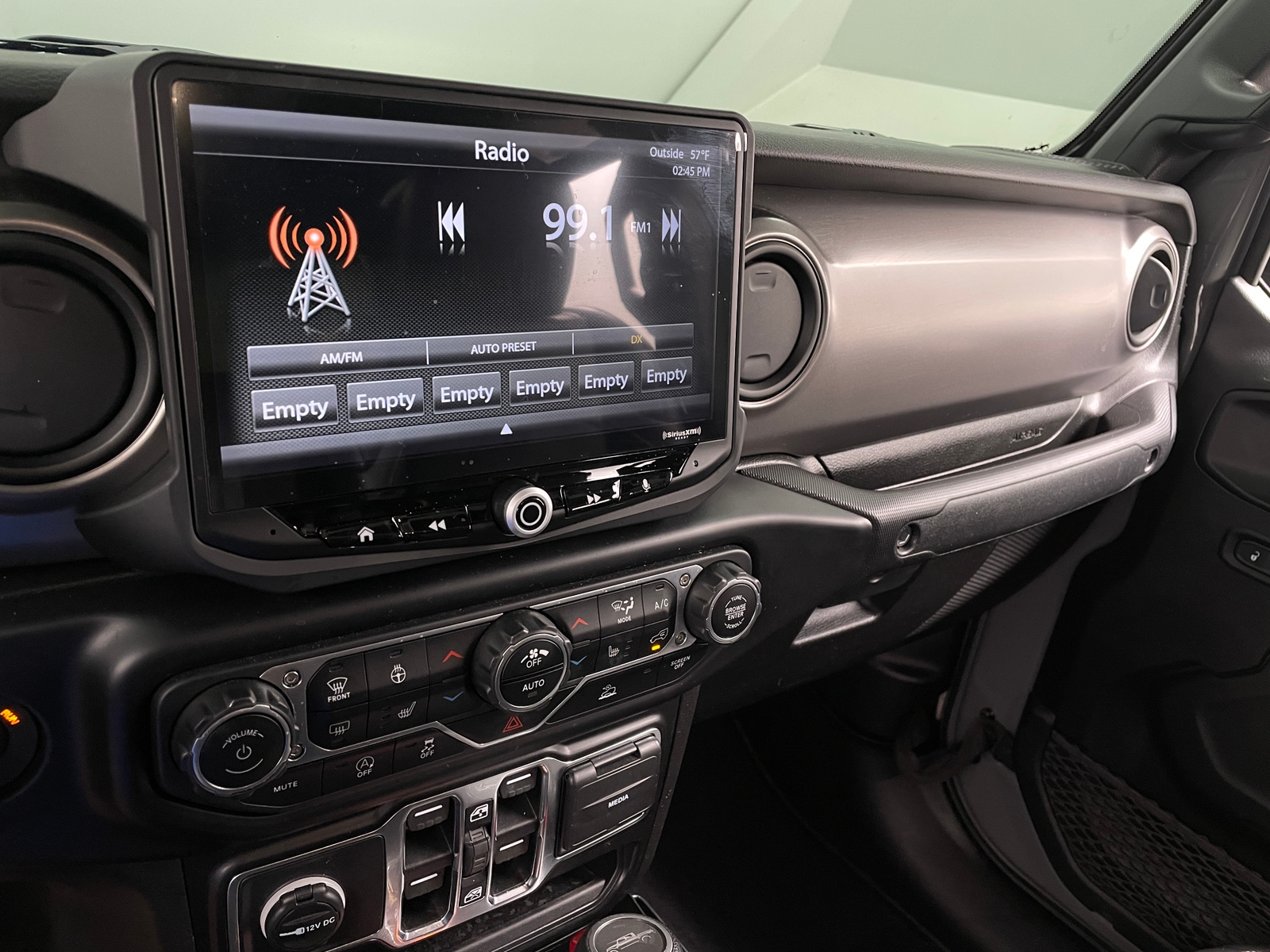 Thumbnail: 2021 Jeep Gladiator - 3