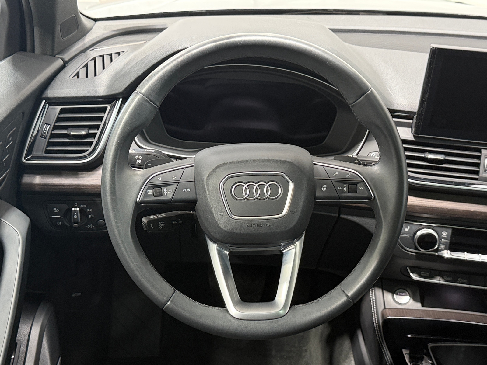 Thumbnail: 2023 Audi Q5 - 4