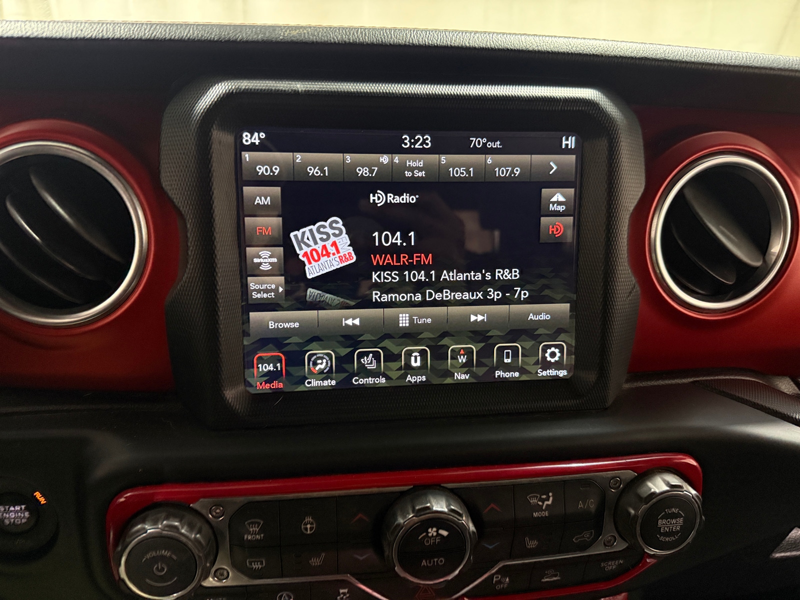 Thumbnail: 2020 Jeep Gladiator - 3