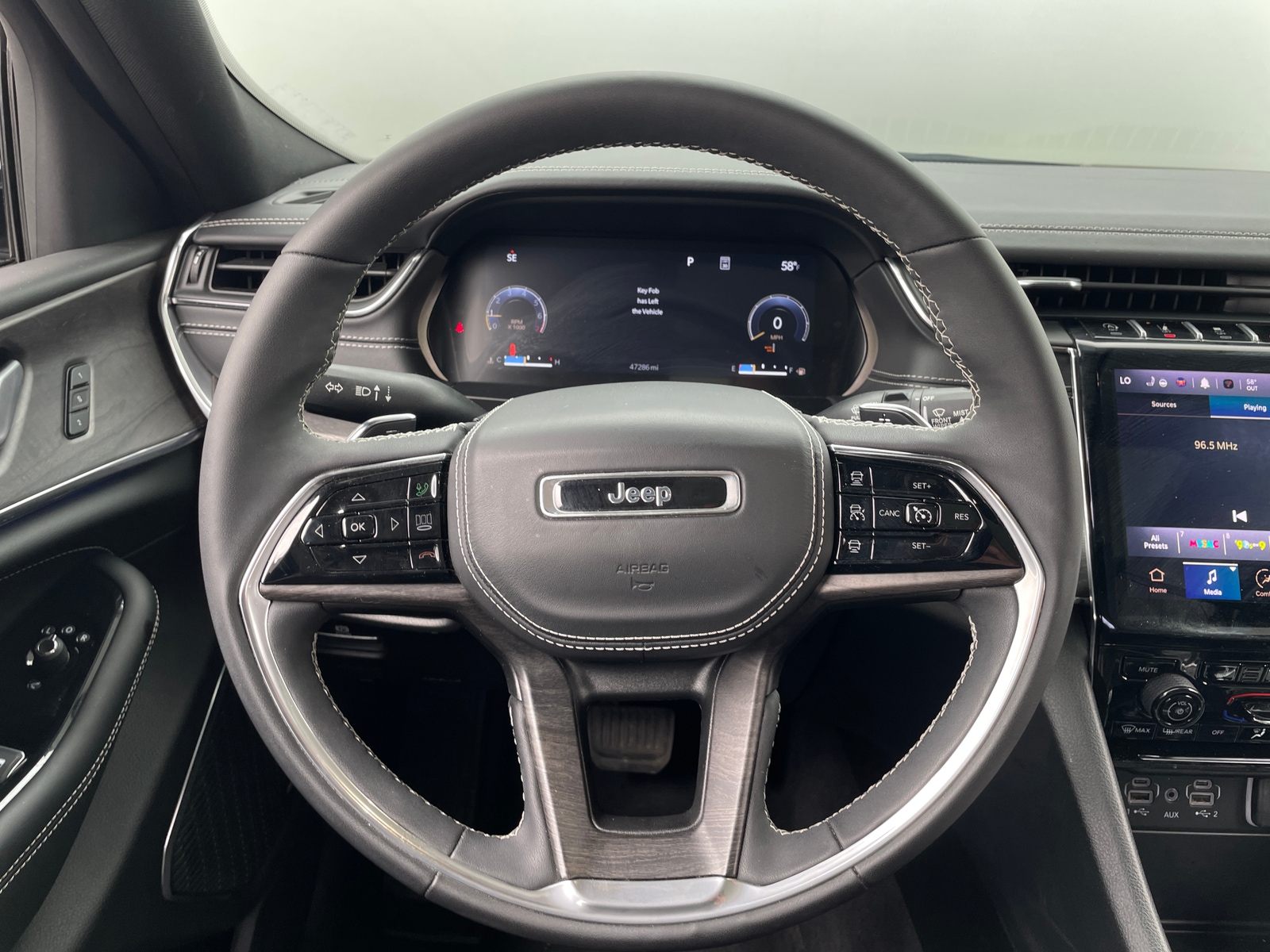 Thumbnail: 2023 Jeep Grand Cherokee L - 4