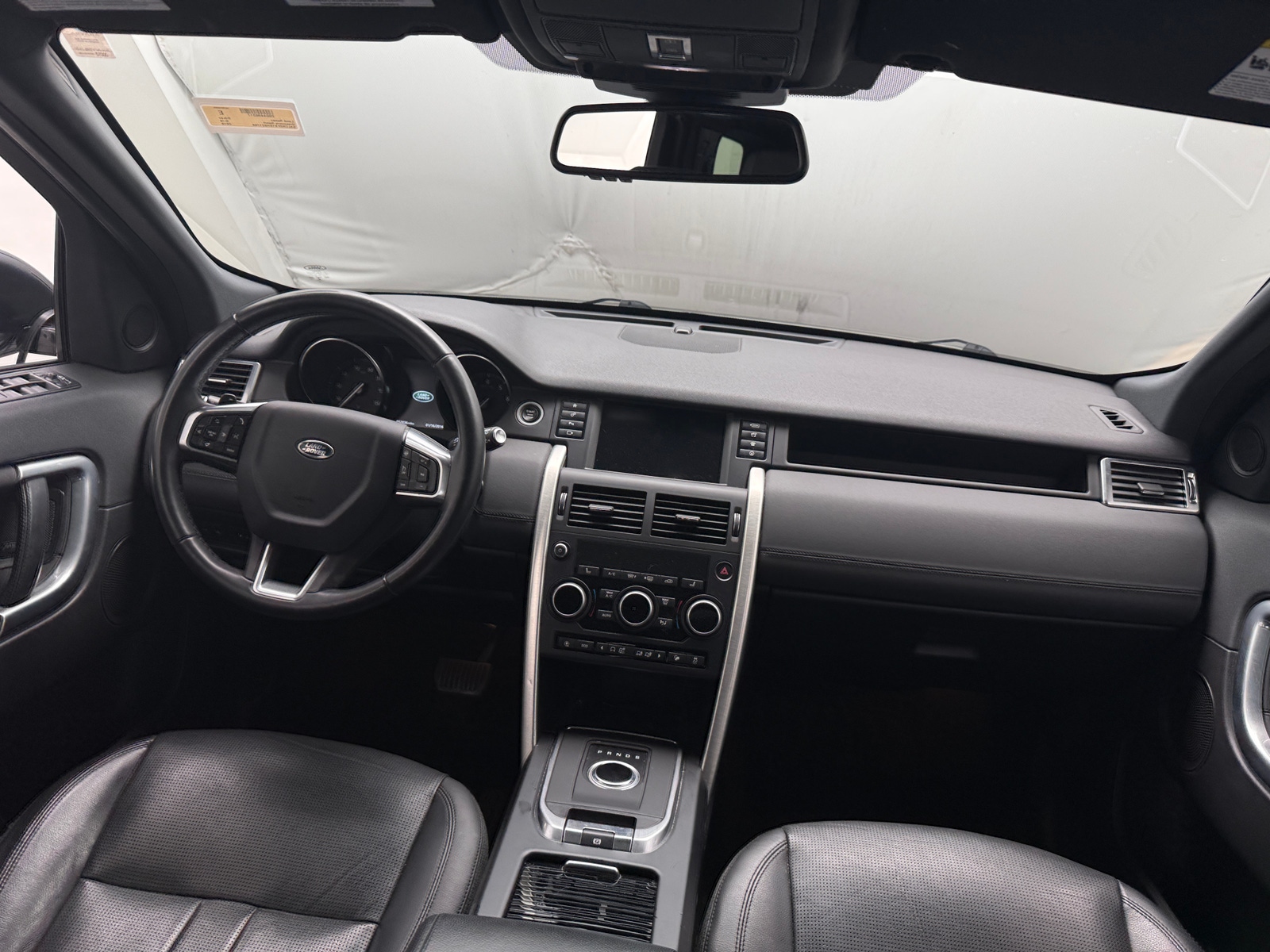 Thumbnail: 2019 Land Rover Discovery Sport - 2