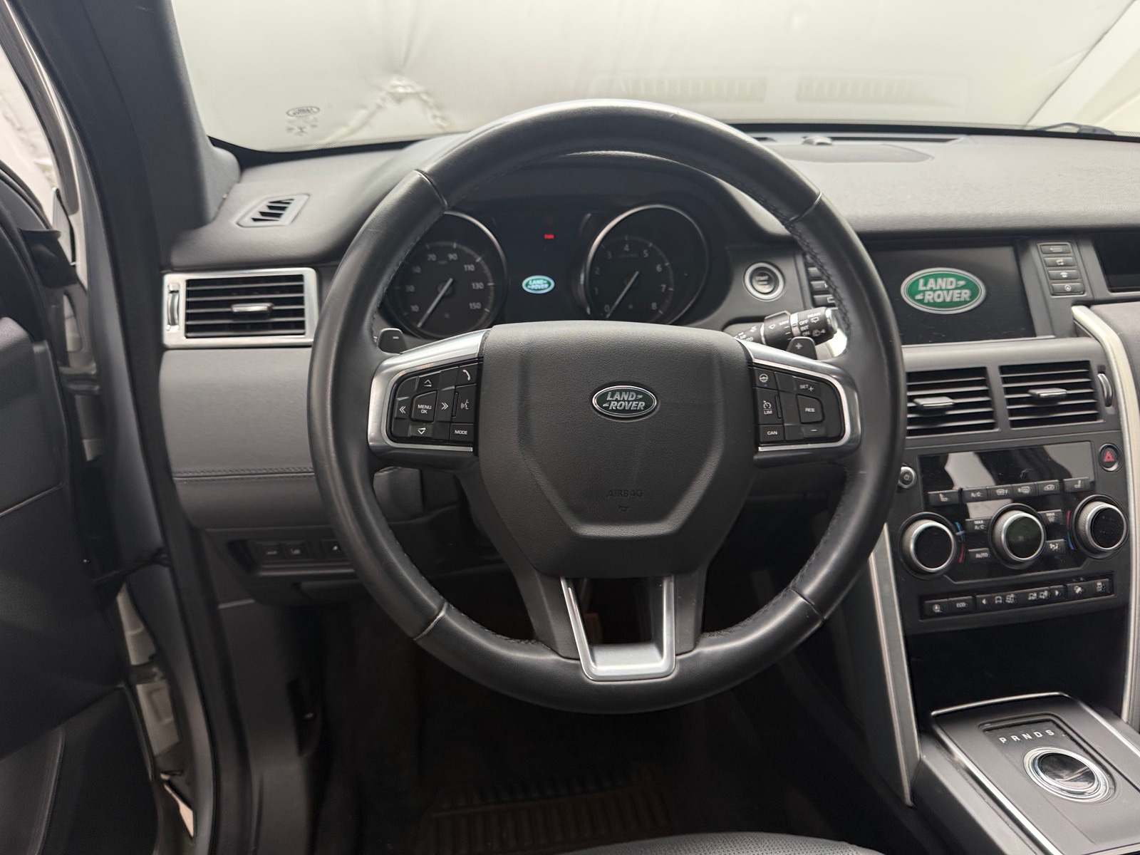 Thumbnail: 2019 Land Rover Discovery Sport - 4