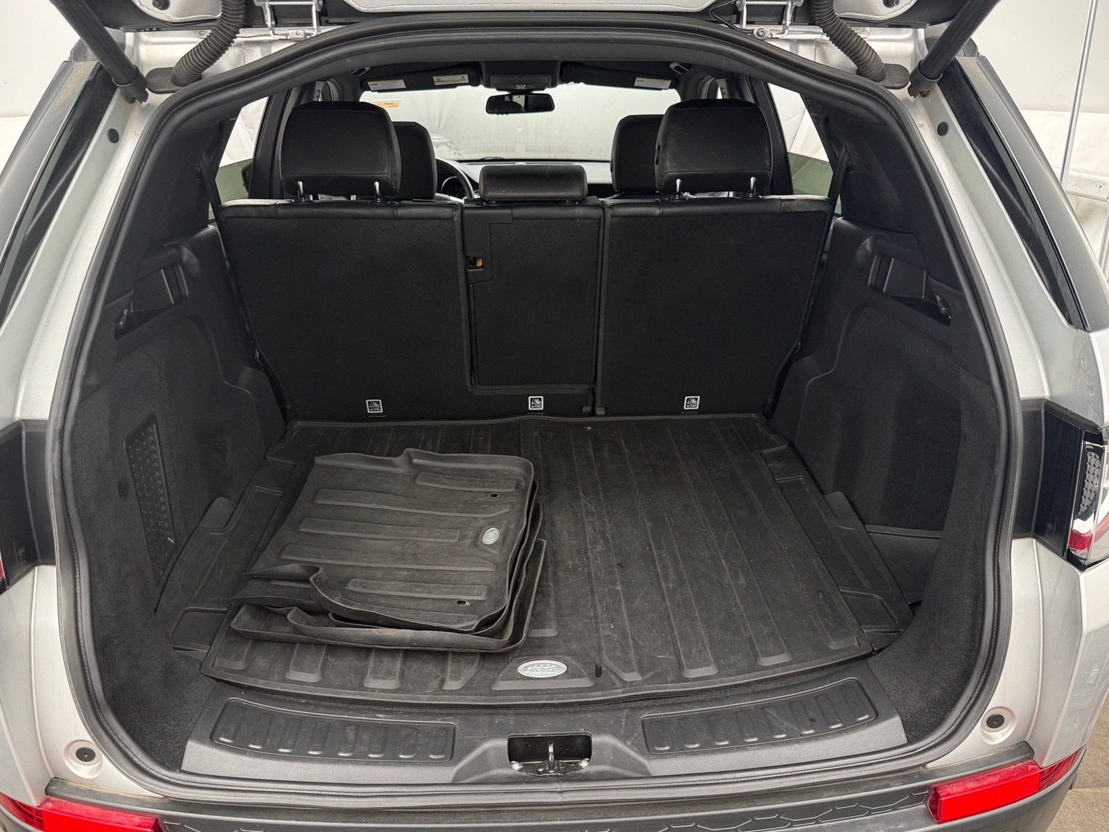 Thumbnail: 2019 Land Rover Discovery Sport - 6