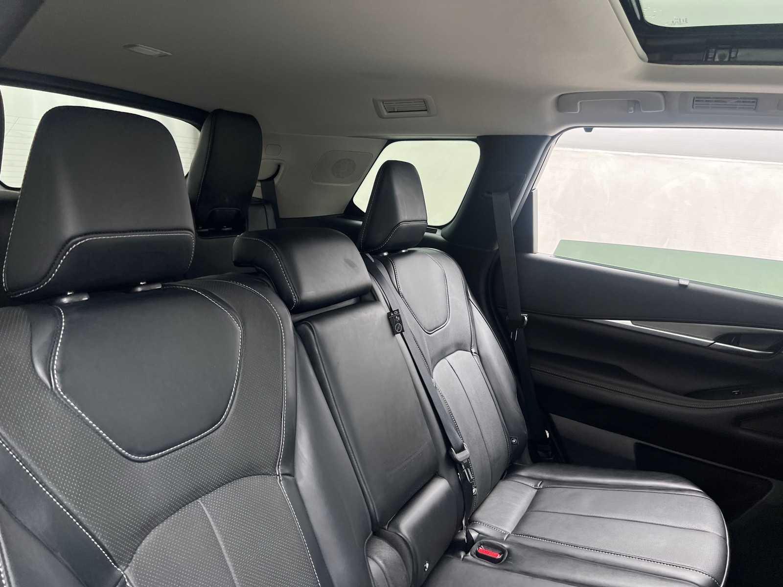 Thumbnail: 2023 INFINITI QX60 - 5