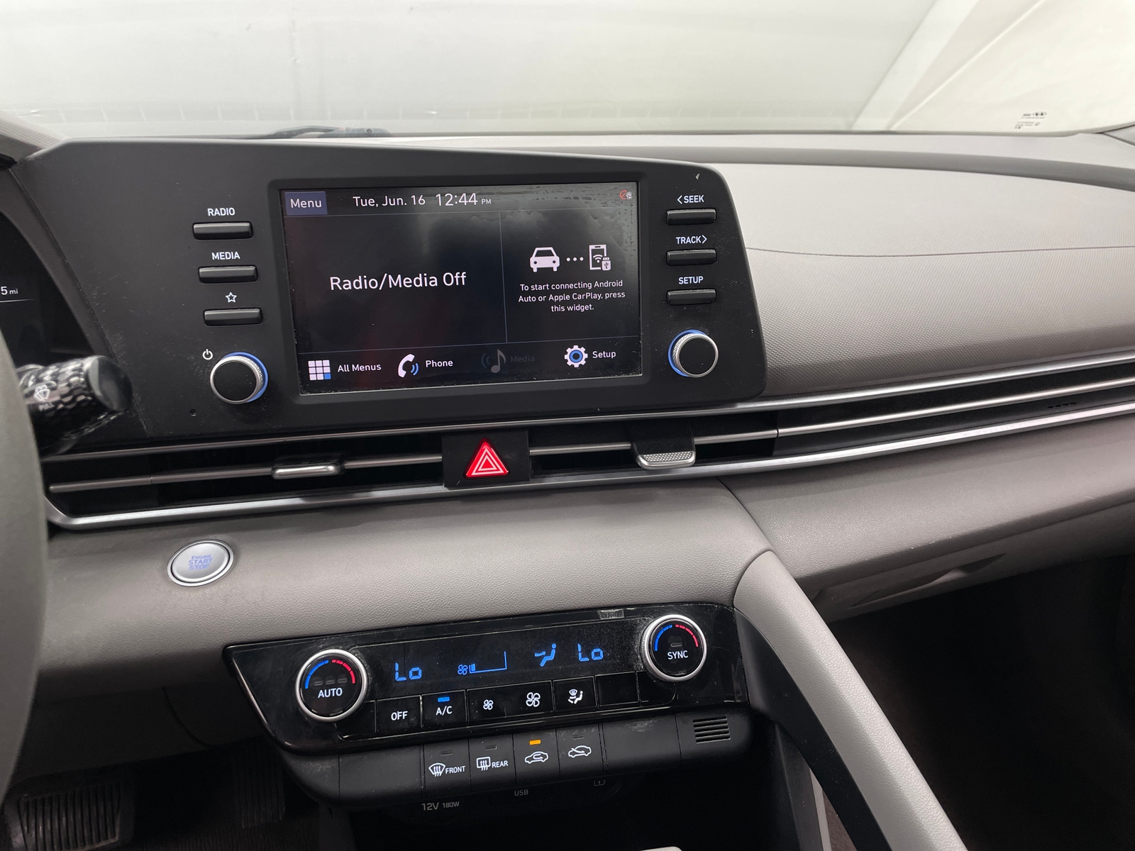 Thumbnail: 2021 Hyundai Elantra - 4